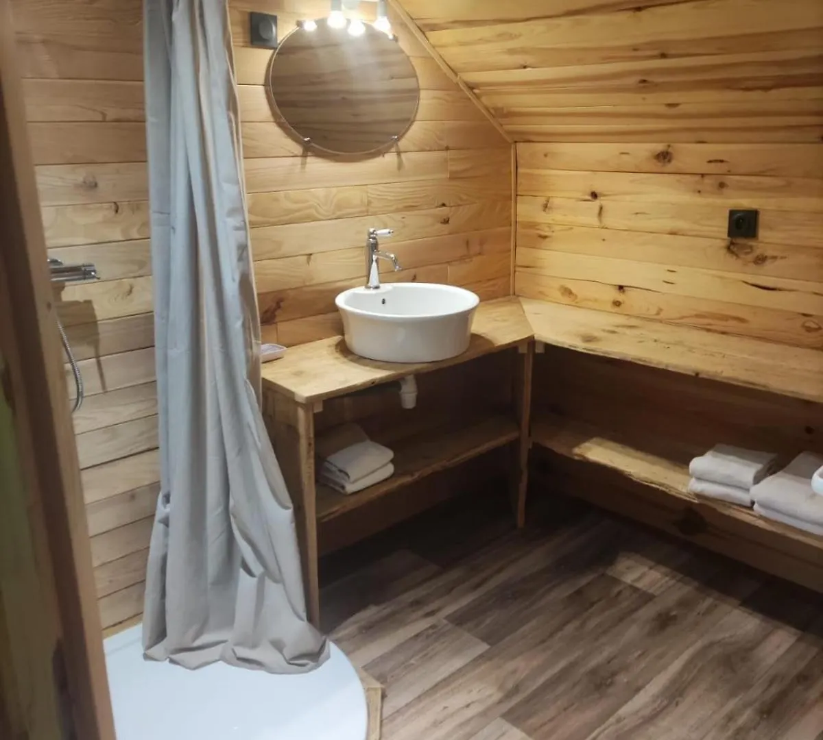 La Chambre Savoyarde Chez Les Garcons Saint-Paul-sur-Yenne