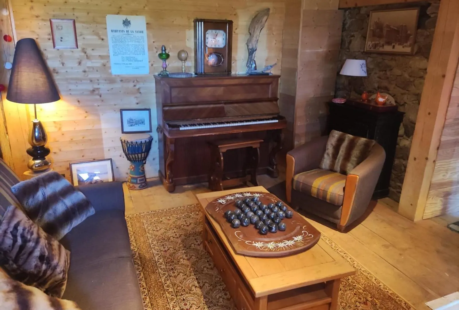 La Chambre Savoyarde Chez Les Garcons Saint-Paul-sur-Yenne